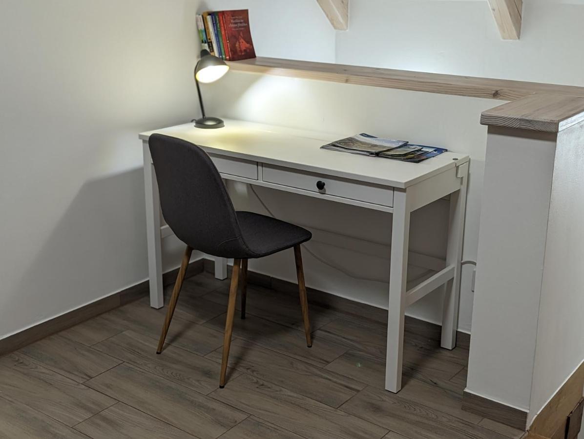 Kosbor Vendeghaz Apartment Monoszlo Екстериор снимка