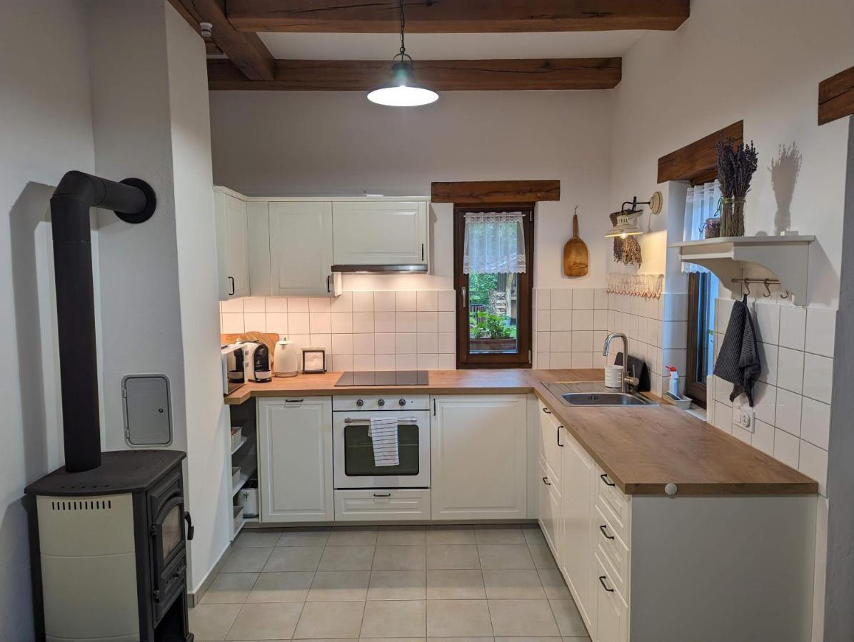 Kosbor Vendeghaz Apartment Monoszlo Екстериор снимка