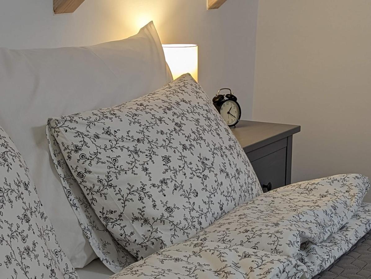 Kosbor Vendeghaz Apartment Monoszlo Екстериор снимка
